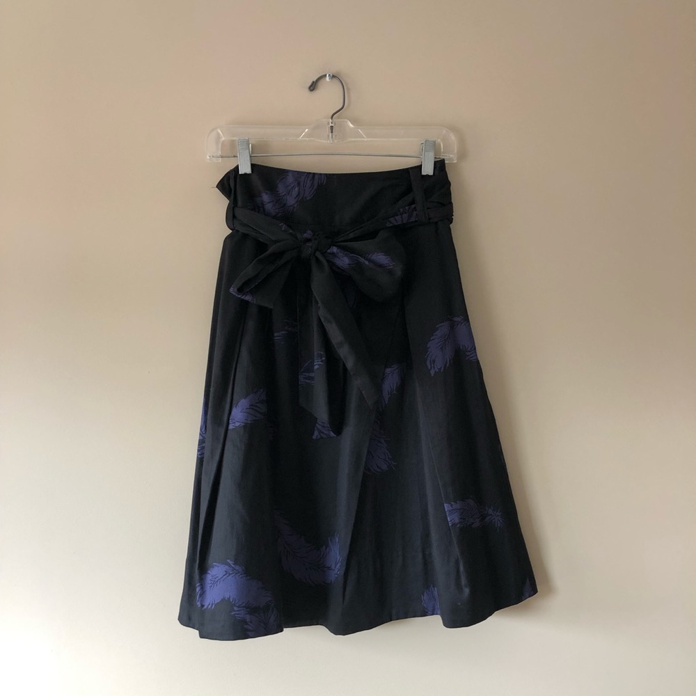 Marc Jacobs black and purple feather print skirt
